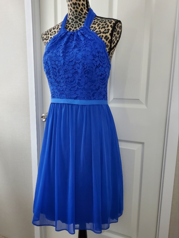 David's Bridal Lace Halter Dress - Picture 4 of 14